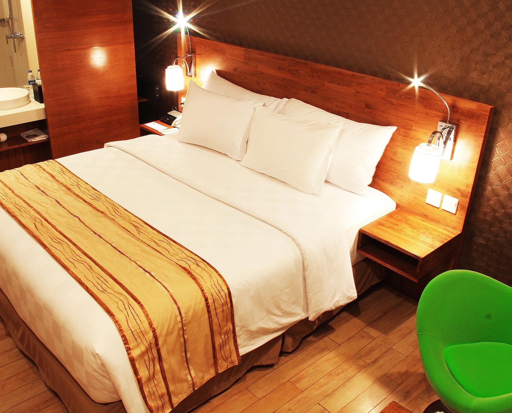 Hariston Hotel & Suites, Pluit - Джакарта Экстерьер фото