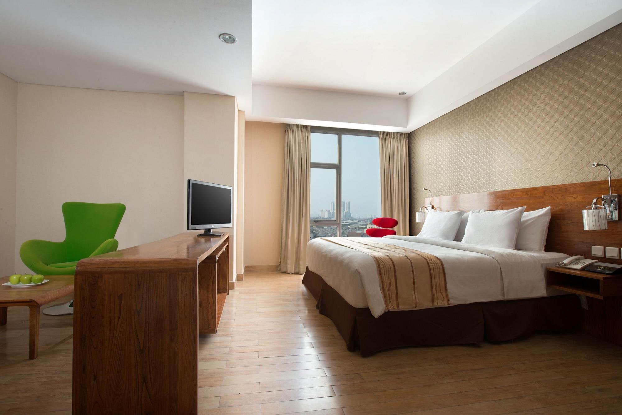 Hariston Hotel & Suites, Pluit - Джакарта Экстерьер фото
